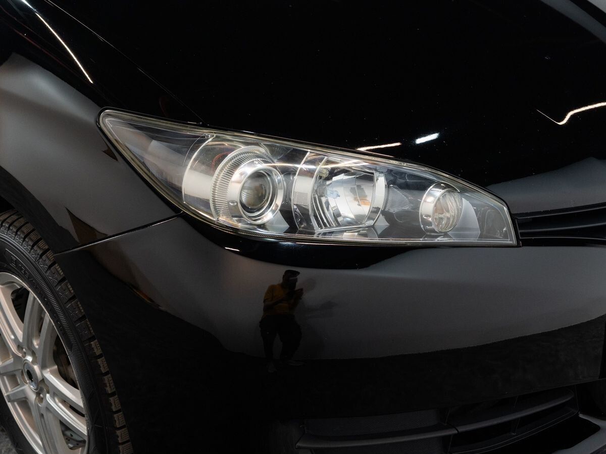 Toyota Wish 2011 - фото автомобиля