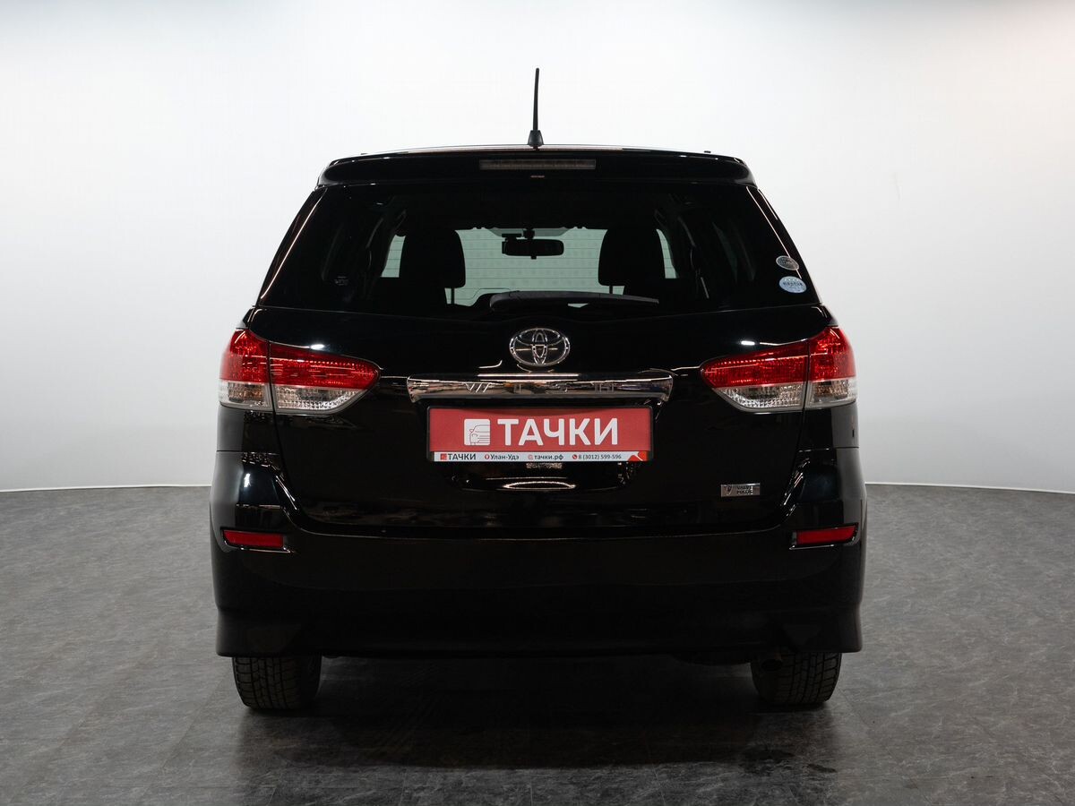 Toyota Wish 2011 - фото автомобиля