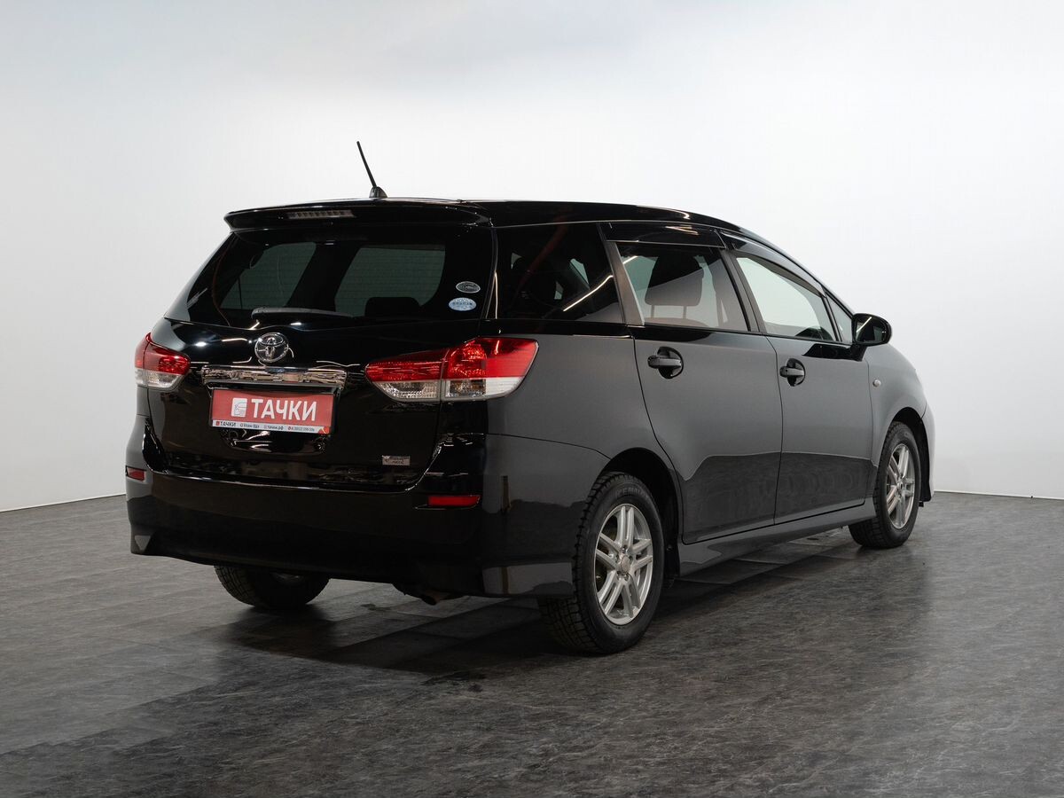 Toyota Wish 2011 - фото автомобиля