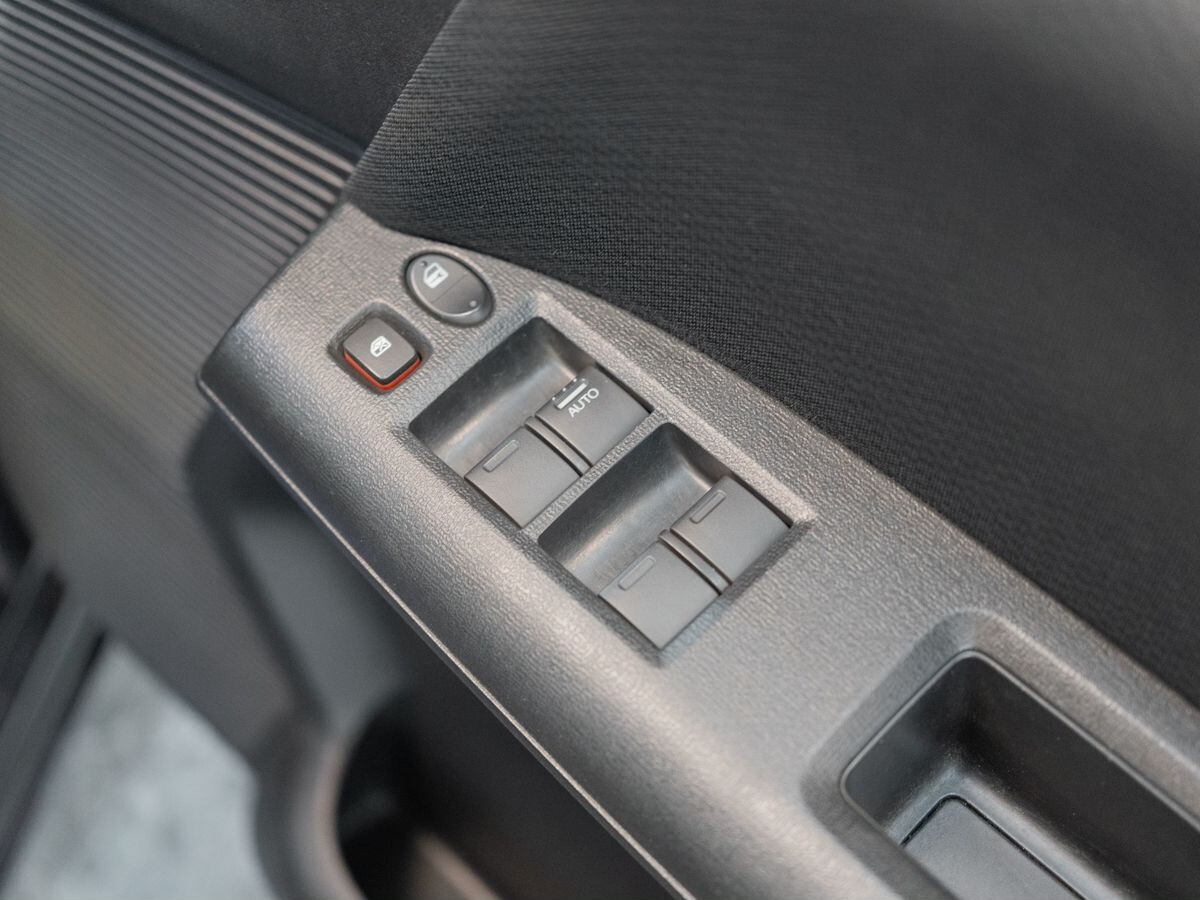 Honda Freed Spike 2011 - фото автомобиля