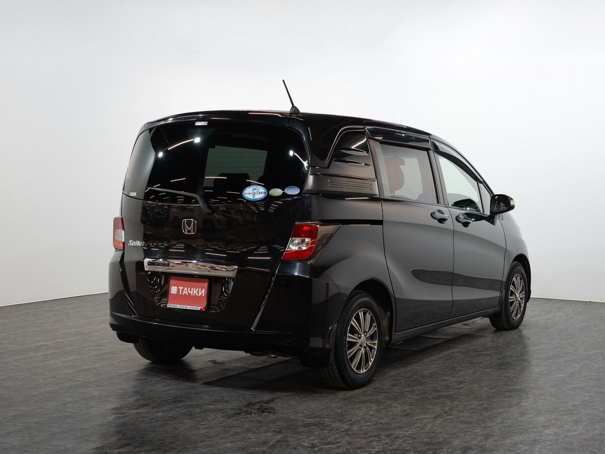 Honda Freed Spike 2011 - фото автомобиля