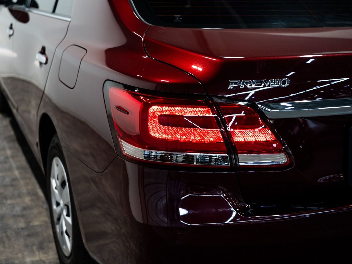Toyota Premio 2018 - фото автомобиля