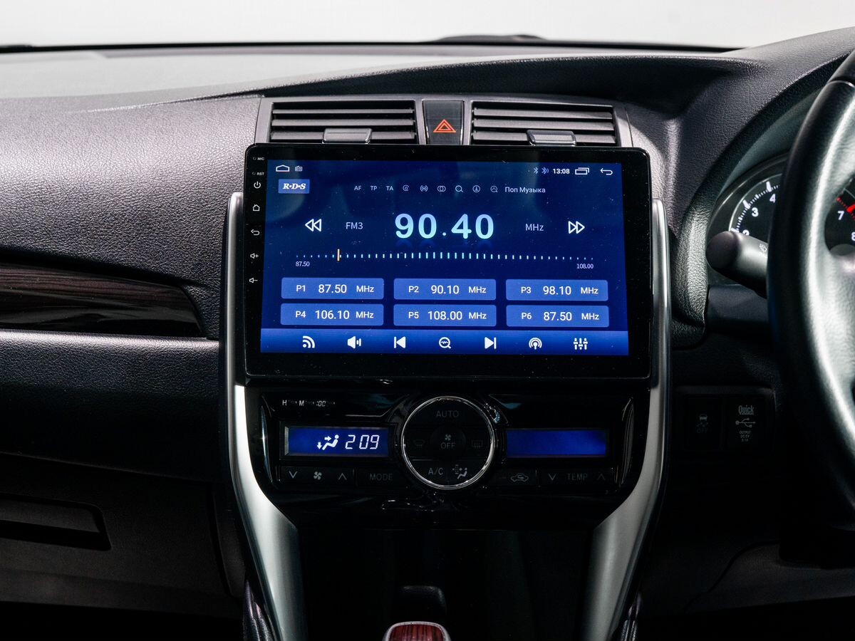 Toyota Premio 2018 - фото автомобиля