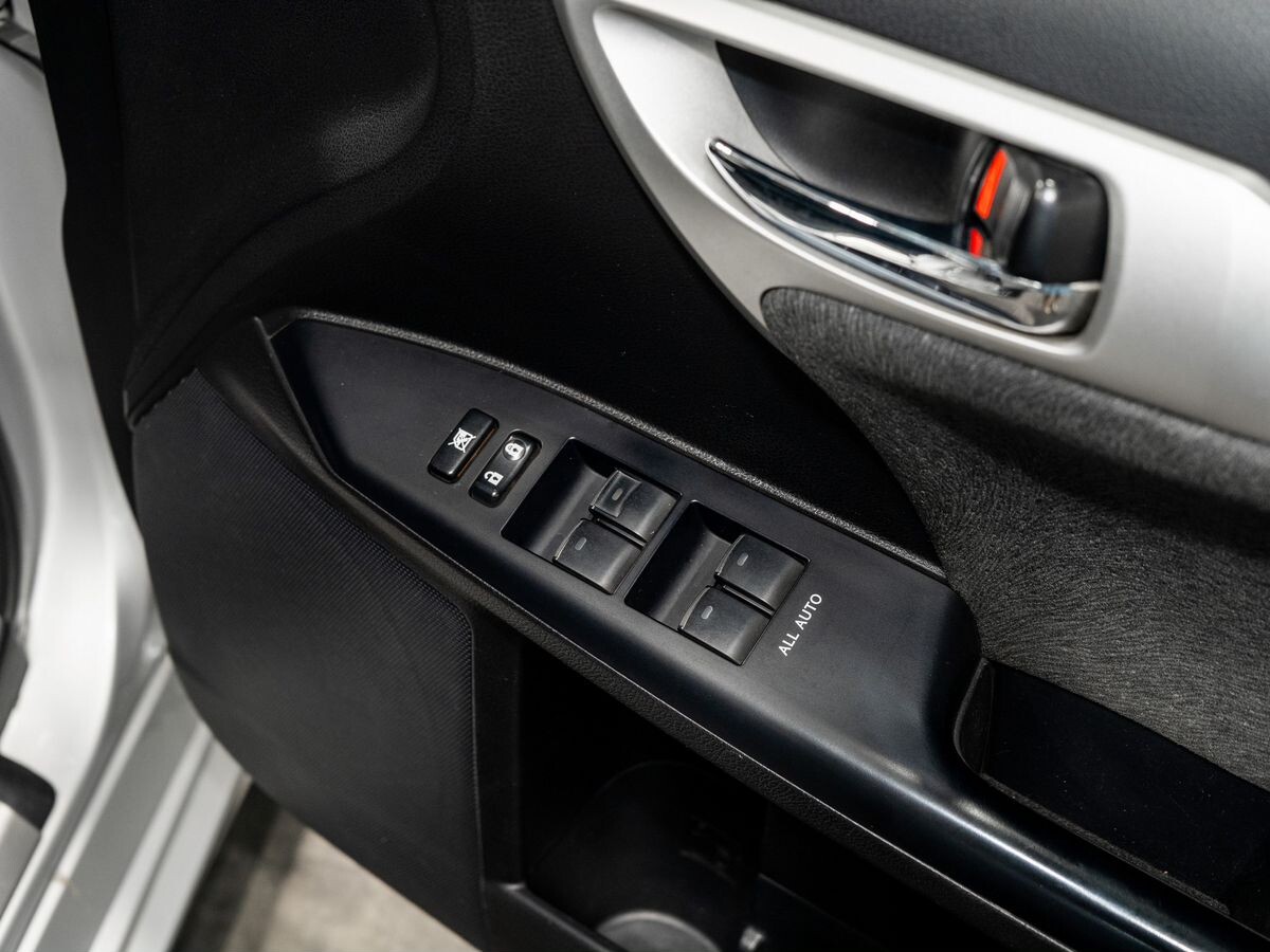 Lexus CT200h 2011 - фото автомобиля