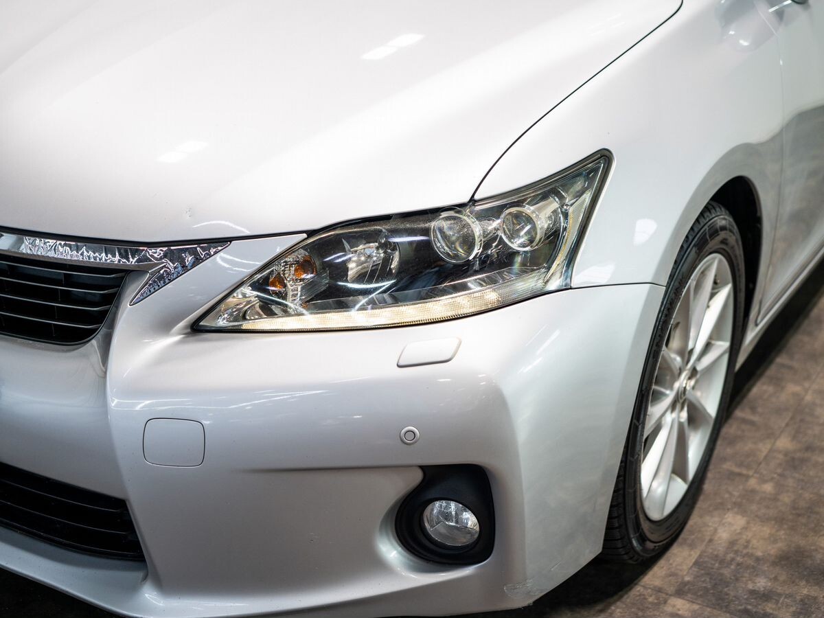 Lexus CT200h 2011 - фото автомобиля