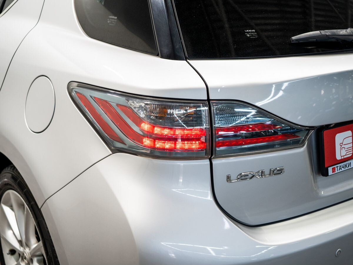 Lexus CT200h 2011 - фото автомобиля