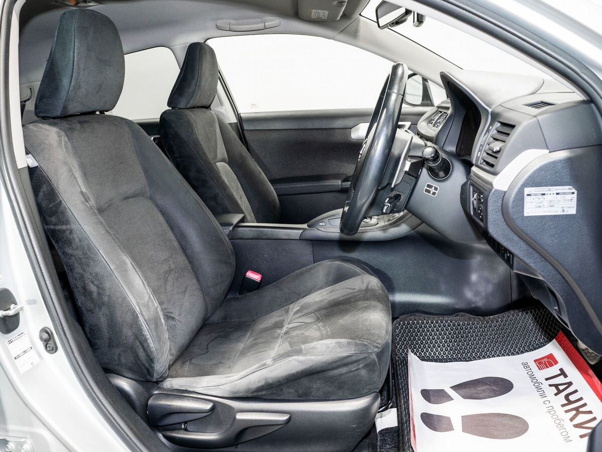 Lexus CT200h 2011 - фото автомобиля
