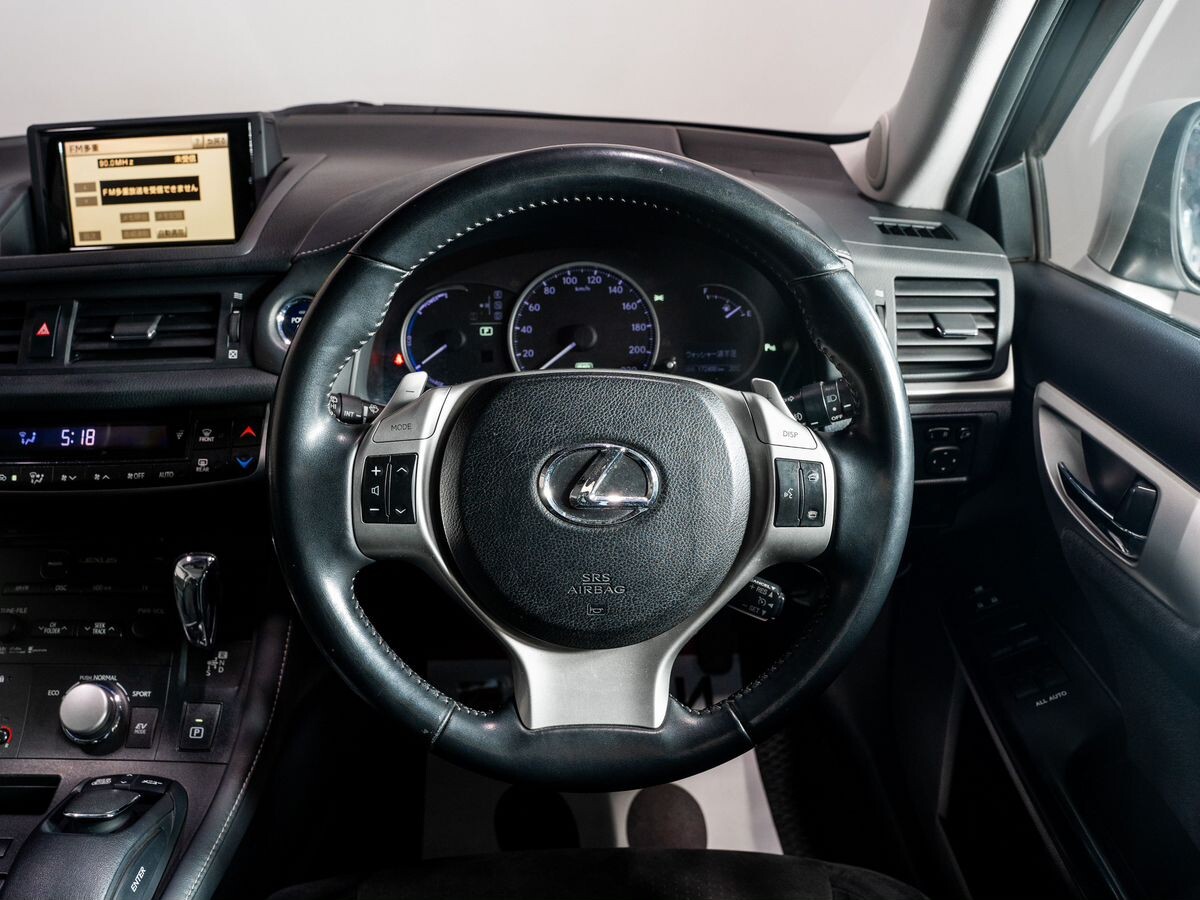 Lexus CT200h 2011 - фото автомобиля