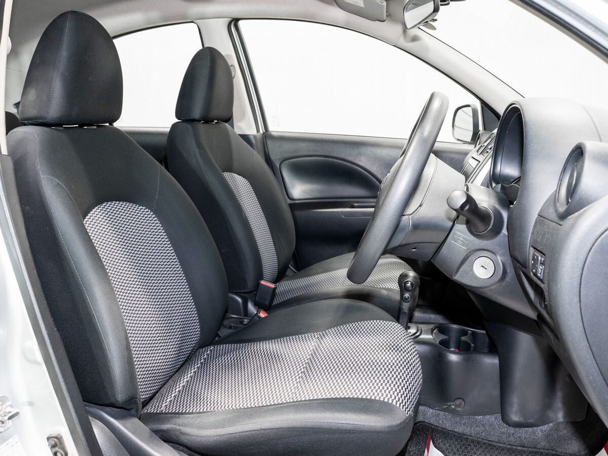 Nissan March 2019 - фото автомобиля