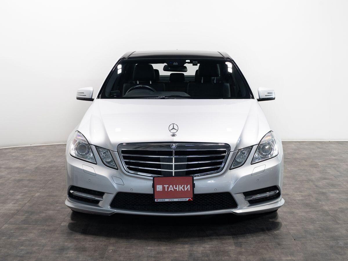 Mercedes-Benz E-Class 2012 - фото автомобиля
