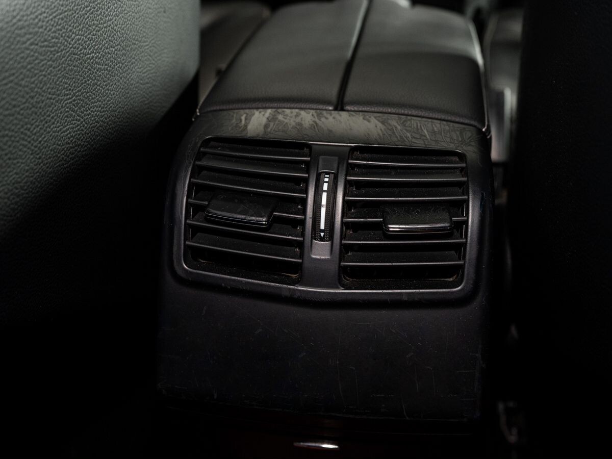 Mercedes-Benz E-Class 2012 - фото автомобиля