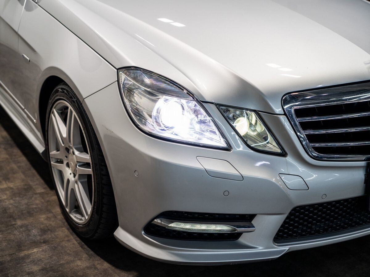 Mercedes-Benz E-Class 2012 - фото автомобиля