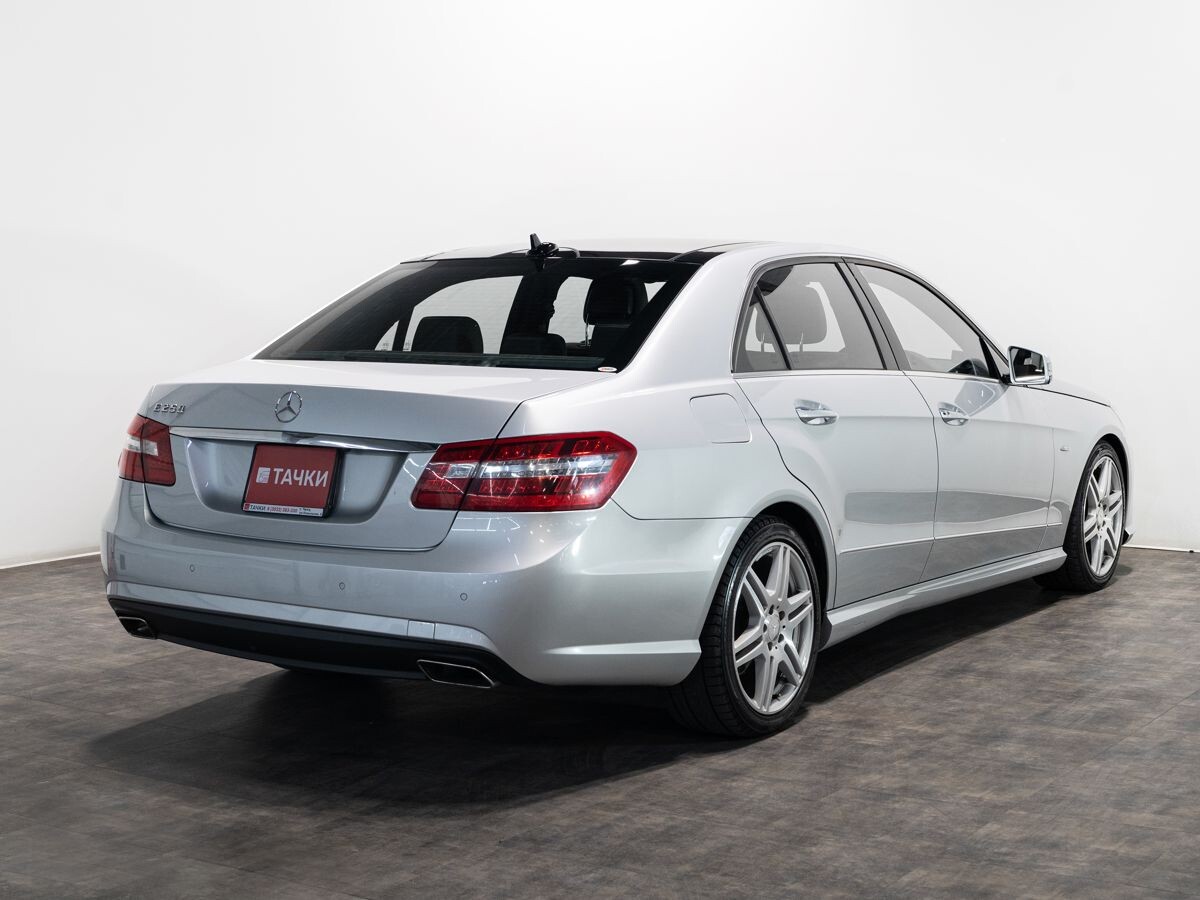 Mercedes-Benz E-Class 2012 - фото автомобиля