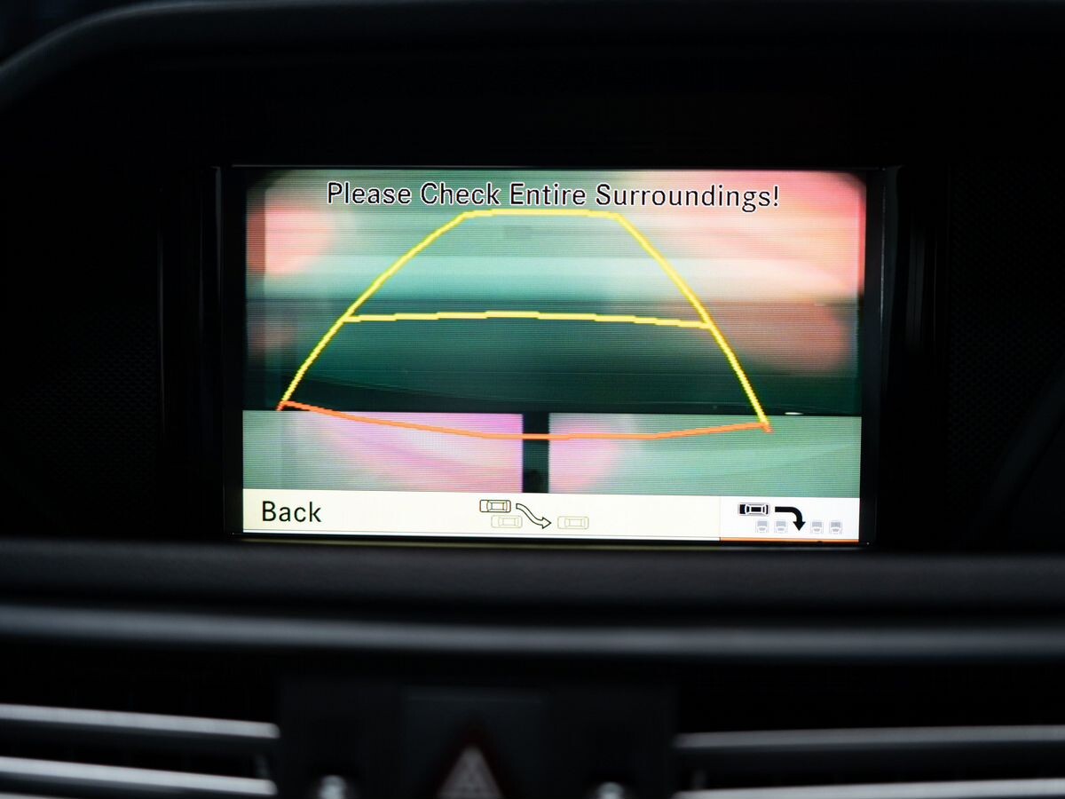 Mercedes-Benz E-Class 2012 - фото автомобиля