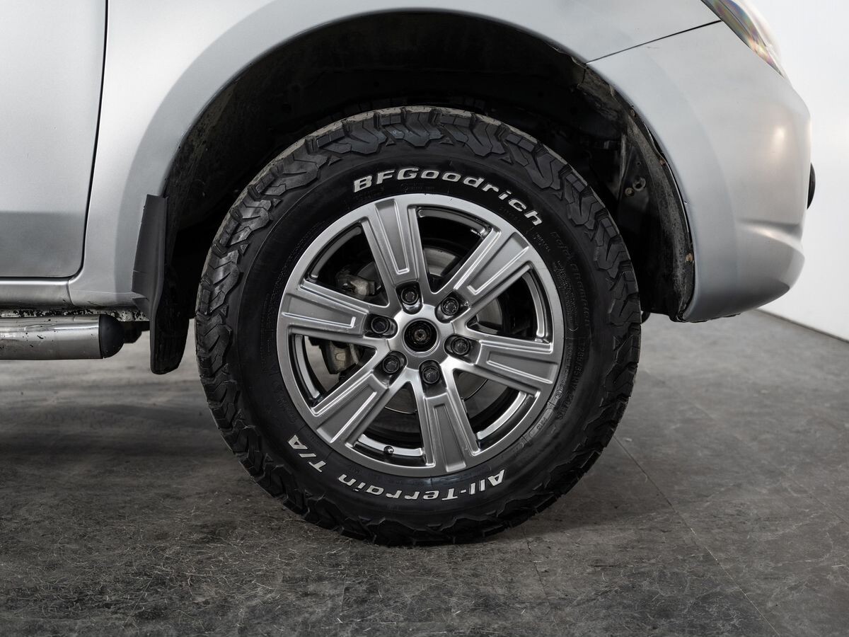 Mitsubishi L200 2015 - фото автомобиля