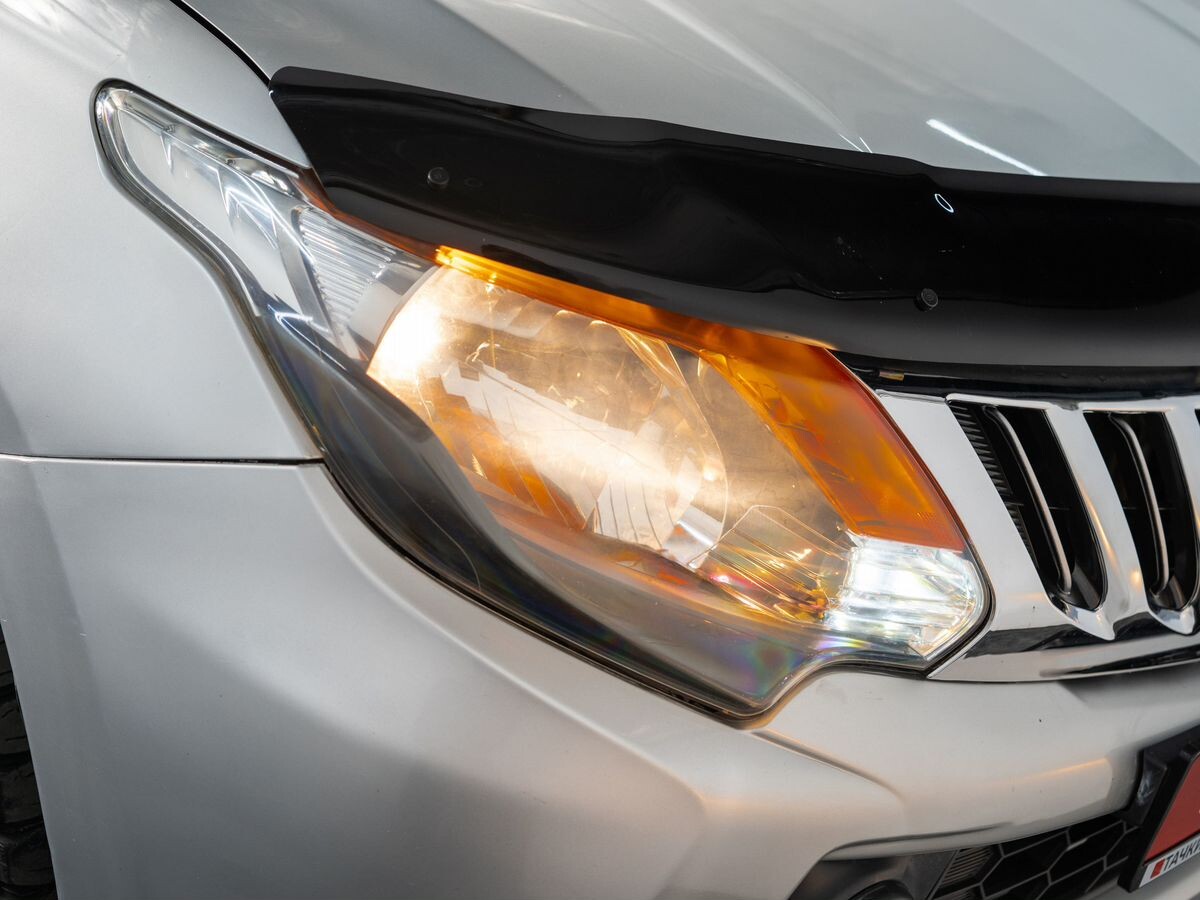 Mitsubishi L200 2015 - фото автомобиля