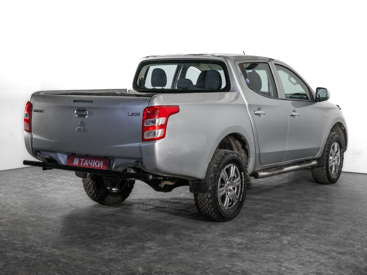 Mitsubishi L200 2015 - фото автомобиля