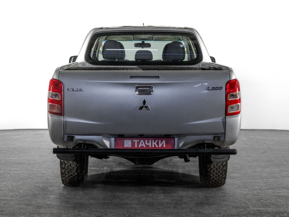 Mitsubishi L200 2015 - фото автомобиля