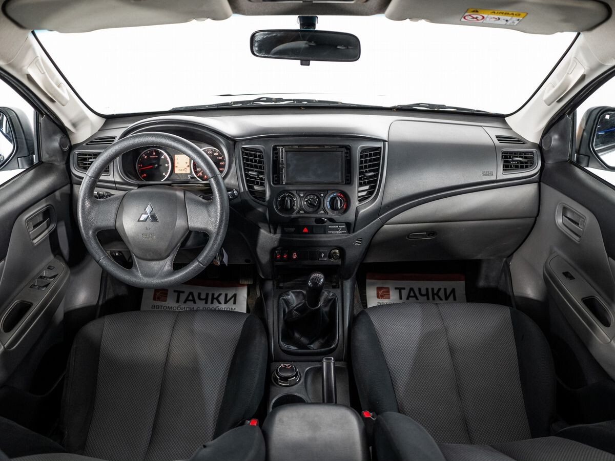 Mitsubishi L200 2015 - фото автомобиля