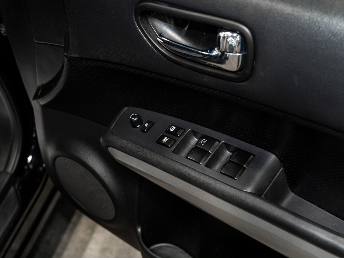 Nissan X-Trail 2011 - фото автомобиля