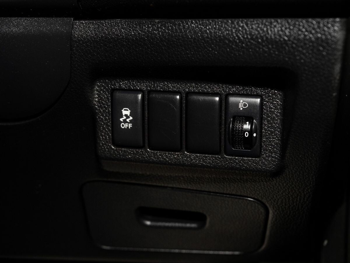 Nissan X-Trail 2011 - фото автомобиля