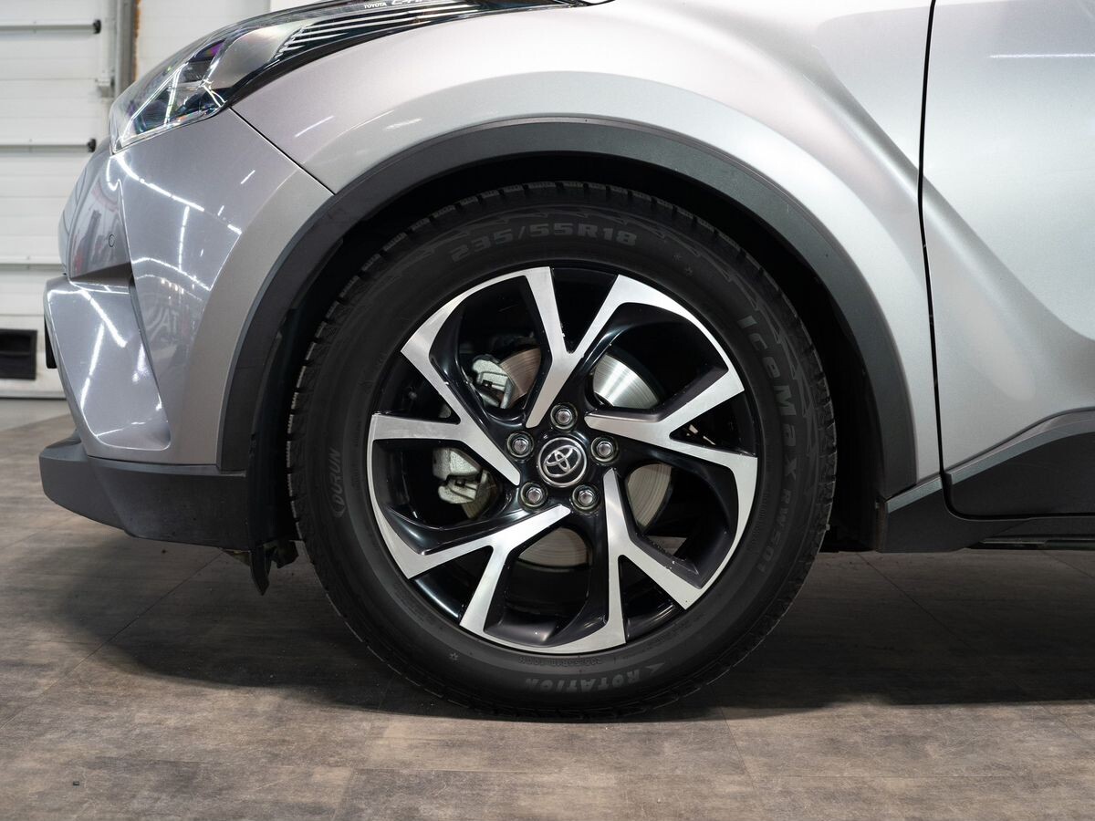 Toyota C-HR 2018 - фото автомобиля