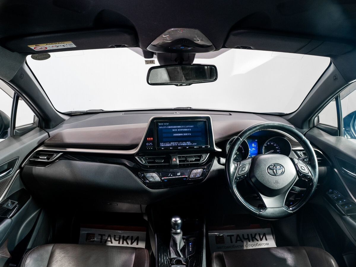 Toyota C-HR 2018 - фото автомобиля