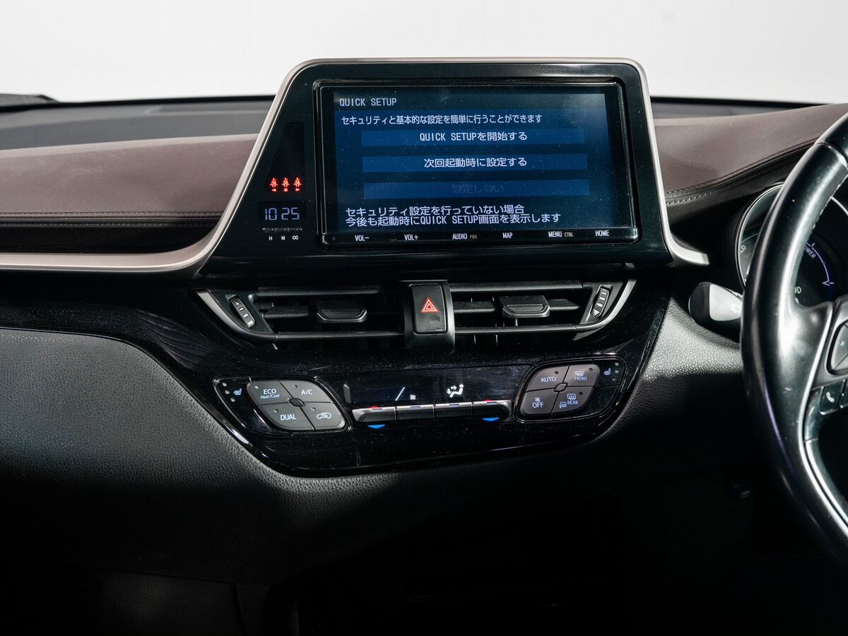Toyota C-HR 2018 - фото автомобиля