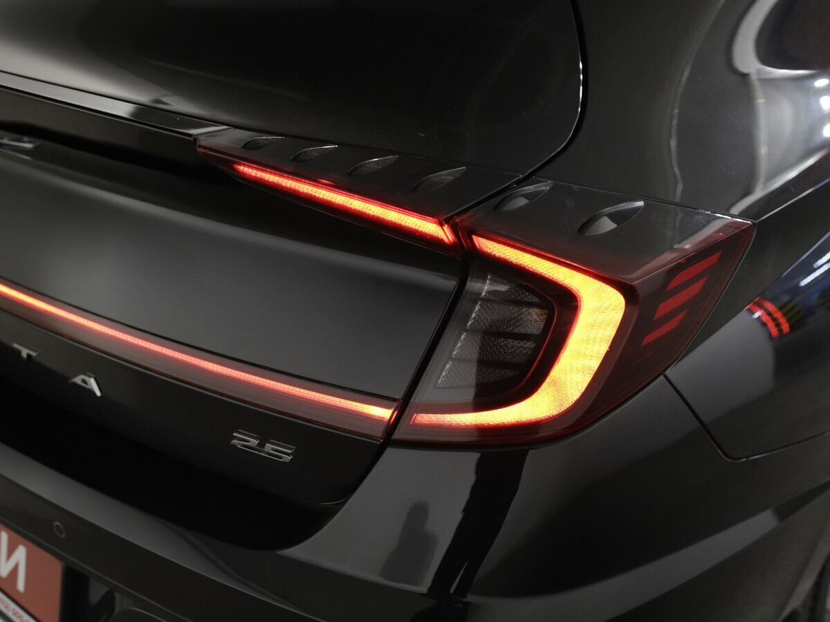 Hyundai Sonata 2021 - фото автомобиля
