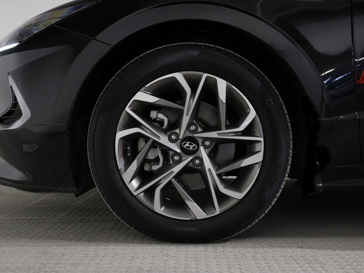 Hyundai Sonata 2021 - фото автомобиля