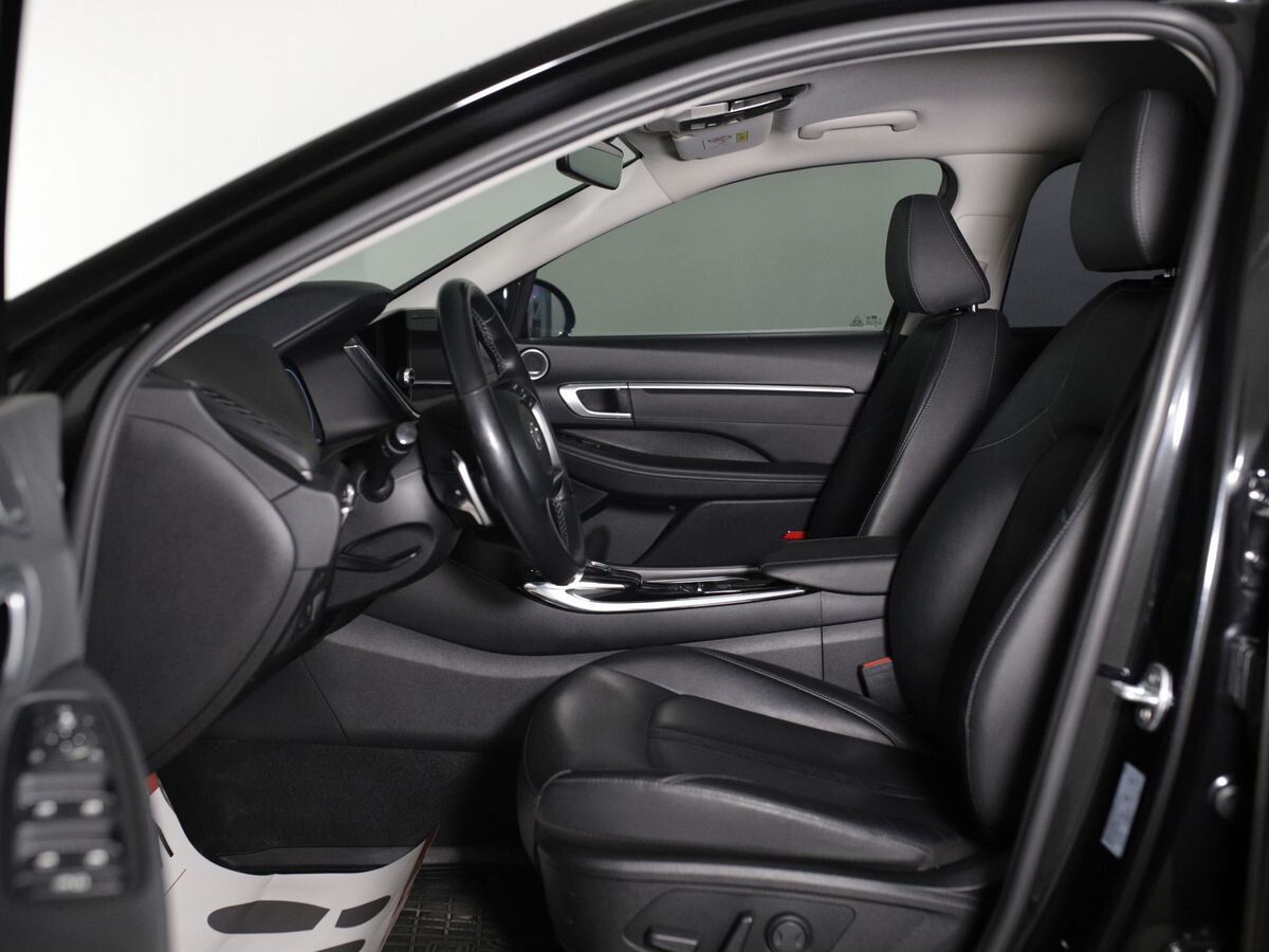 Hyundai Sonata 2021 - фото автомобиля