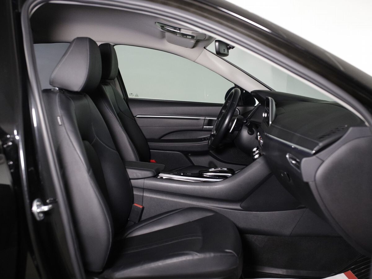 Hyundai Sonata 2021 - фото автомобиля
