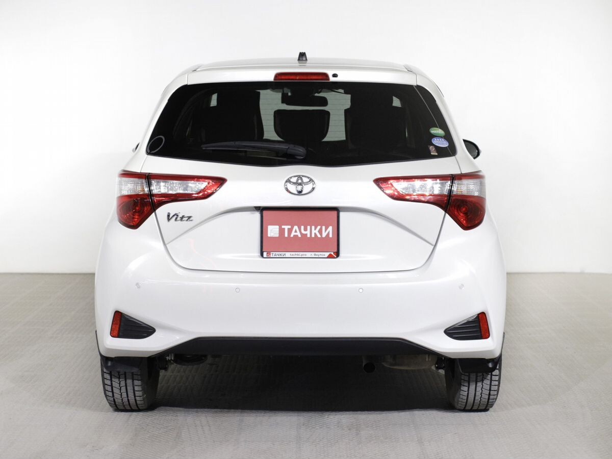 Toyota Vitz 2019 - фото автомобиля