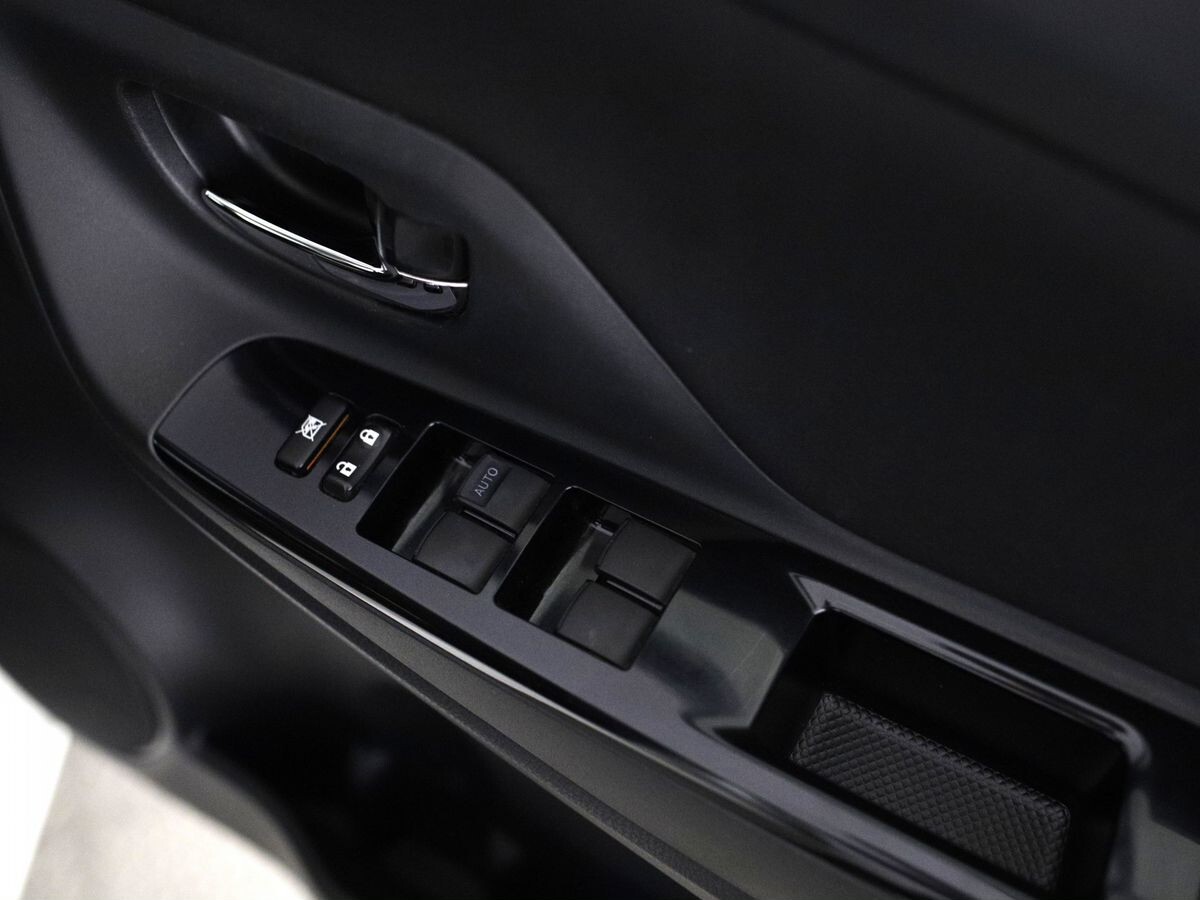 Toyota Vitz 2019 - фото автомобиля