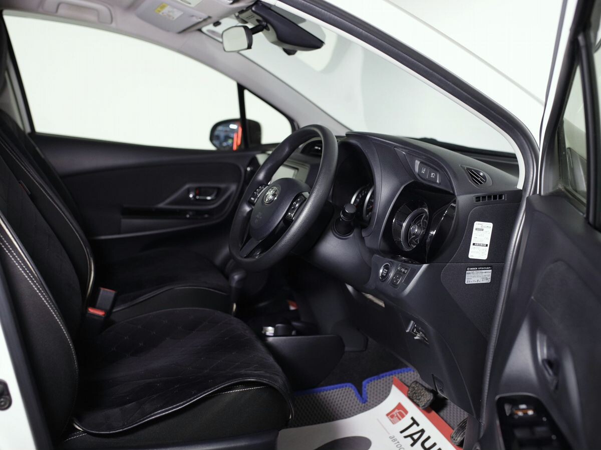 Toyota Vitz 2019 - фото автомобиля