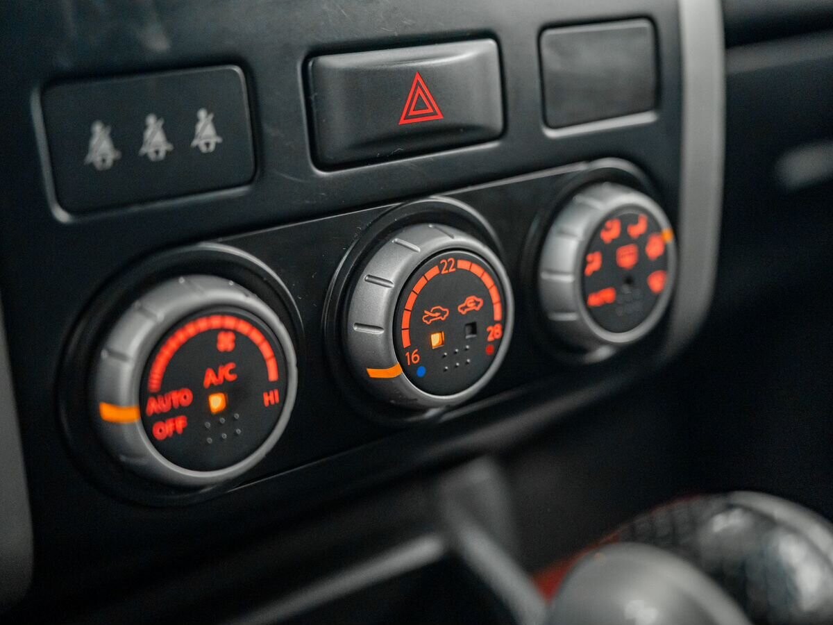 Nissan X-Trail 2011 - фото автомобиля