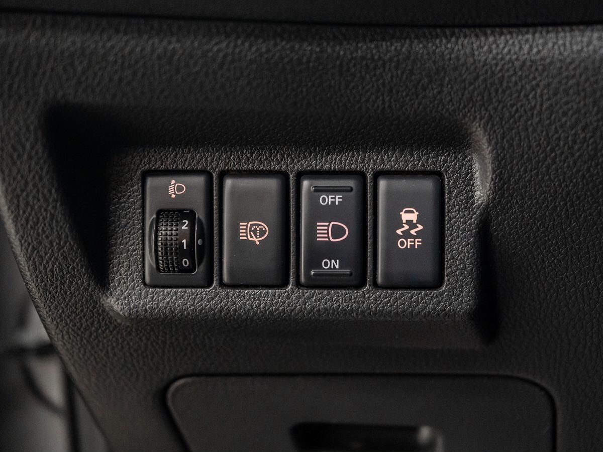 Nissan X-Trail 2011 - фото автомобиля