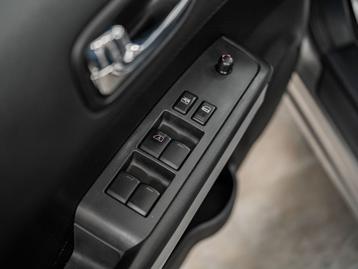 Nissan X-Trail 2011 - фото автомобиля