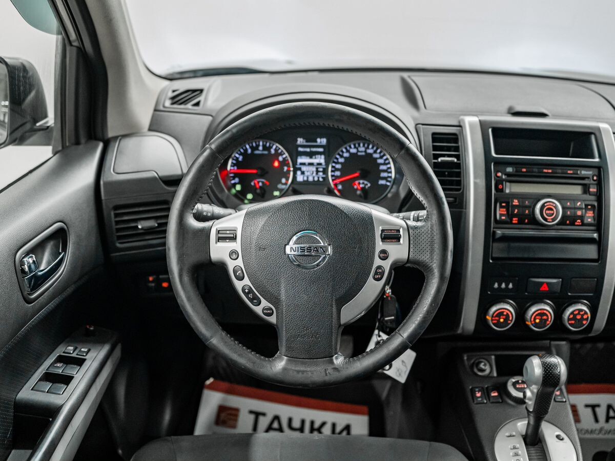 Nissan X-Trail 2011 - фото автомобиля