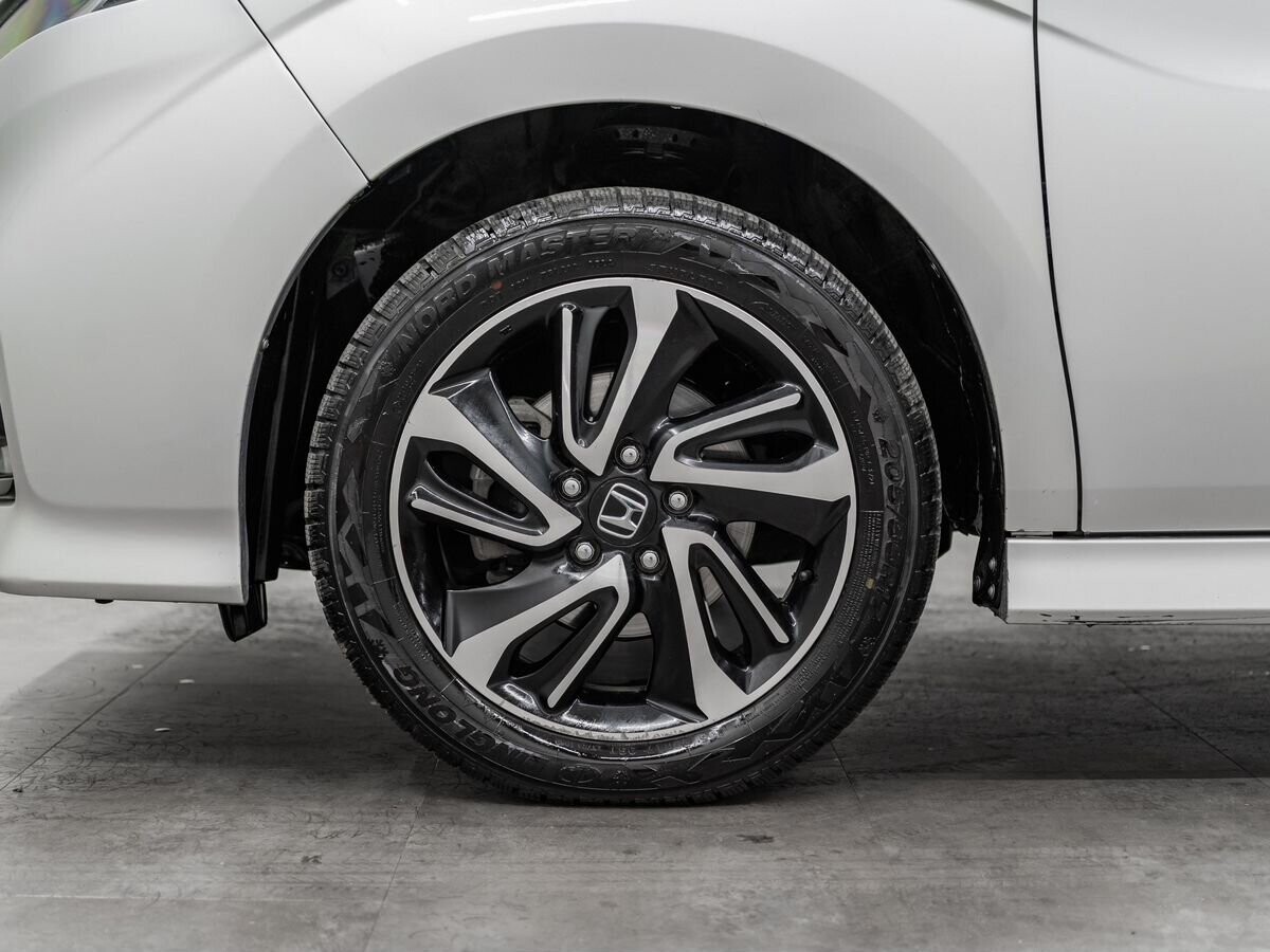 Honda Stepwgn 2018 - фото автомобиля