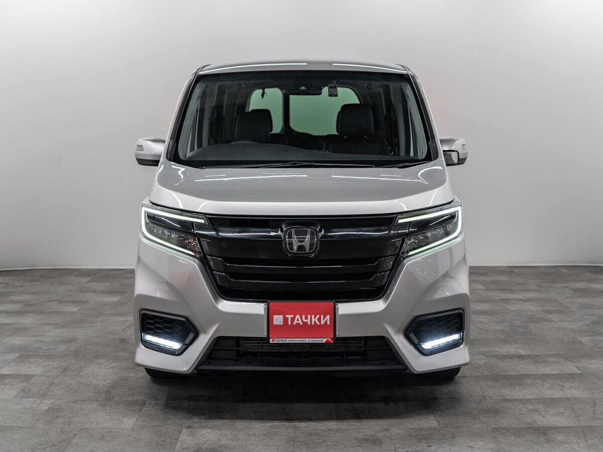 Honda Stepwgn 2018 - фото автомобиля