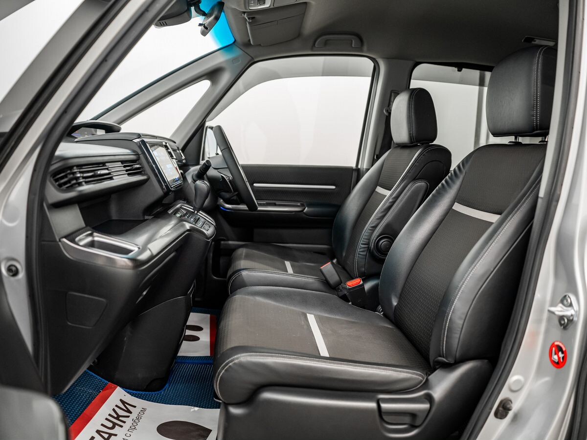 Honda Stepwgn 2018 - фото автомобиля