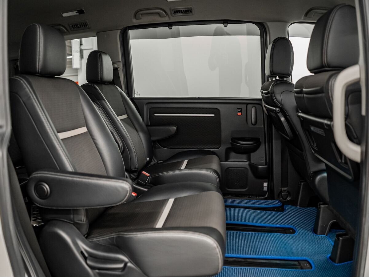 Honda Stepwgn 2018 - фото автомобиля