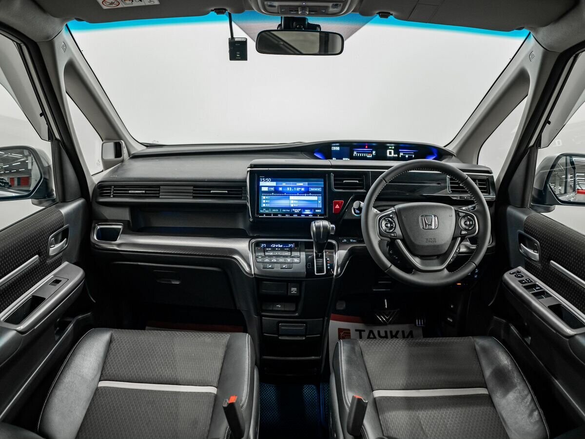 Honda Stepwgn 2018 - фото автомобиля