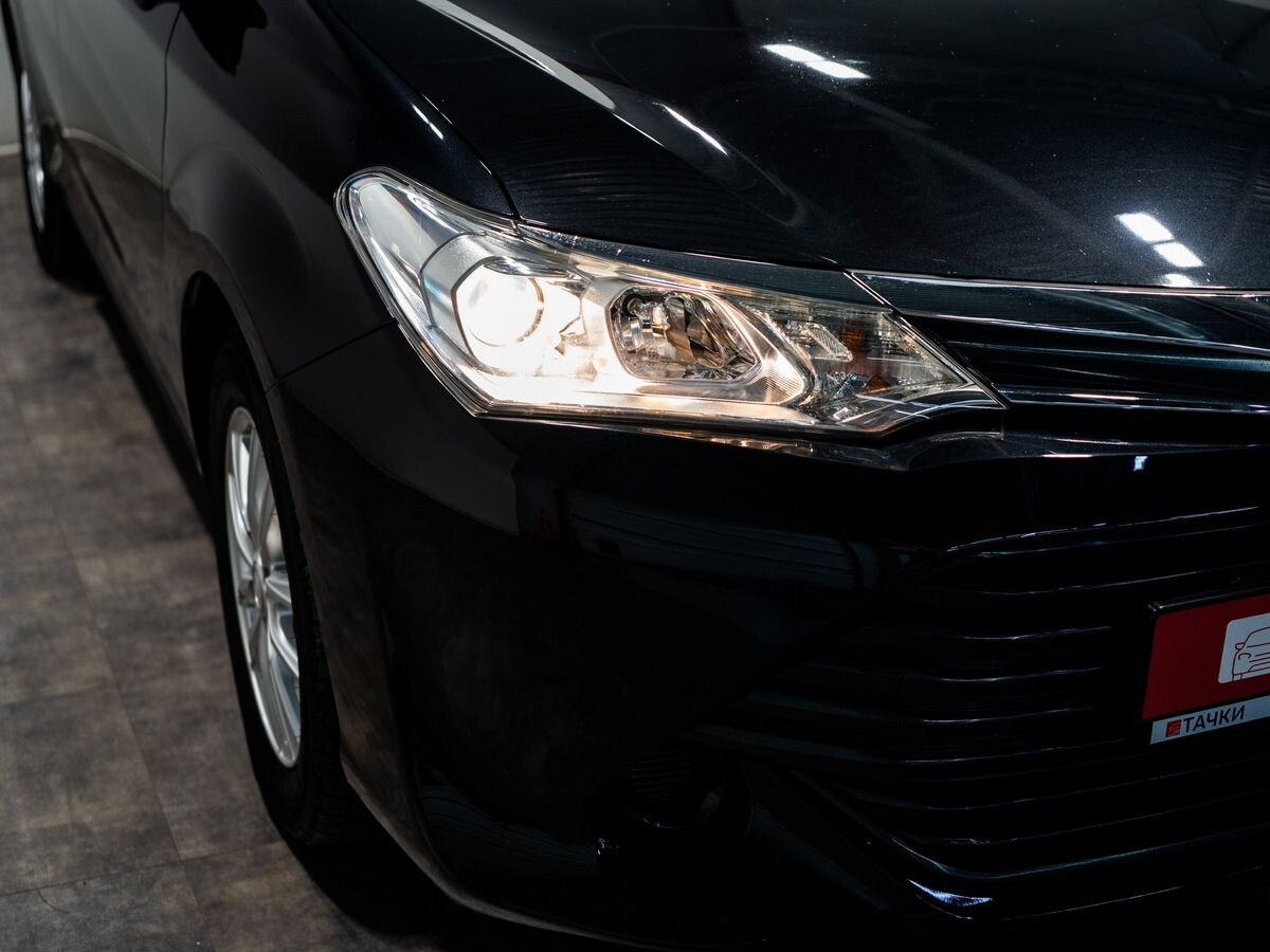 Toyota Corolla Fielder 2017 - фото автомобиля