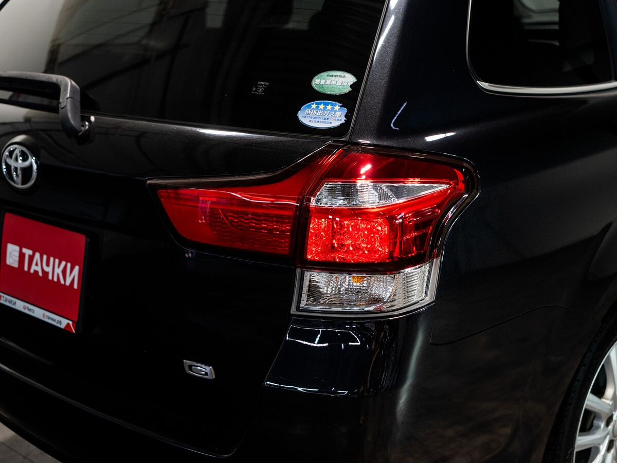 Toyota Corolla Fielder 2017 - фото автомобиля