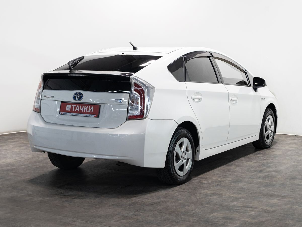 Toyota Prius 2013 - фото автомобиля