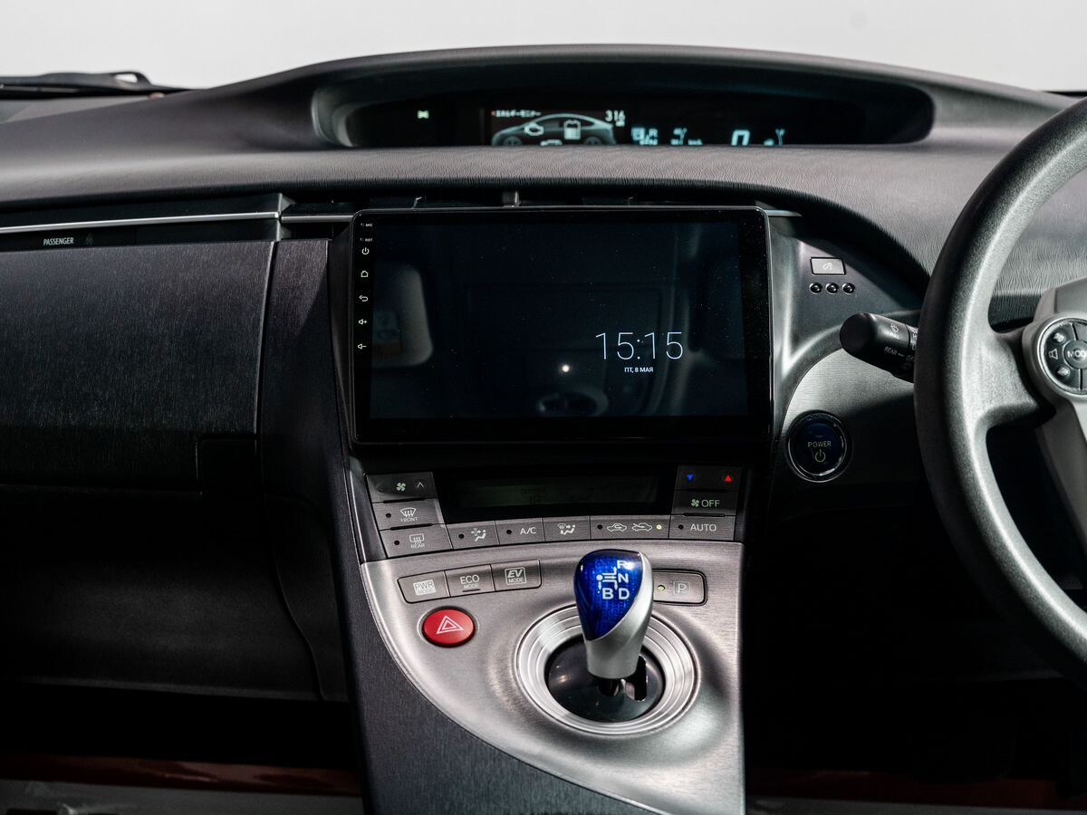 Toyota Prius 2013 - фото автомобиля