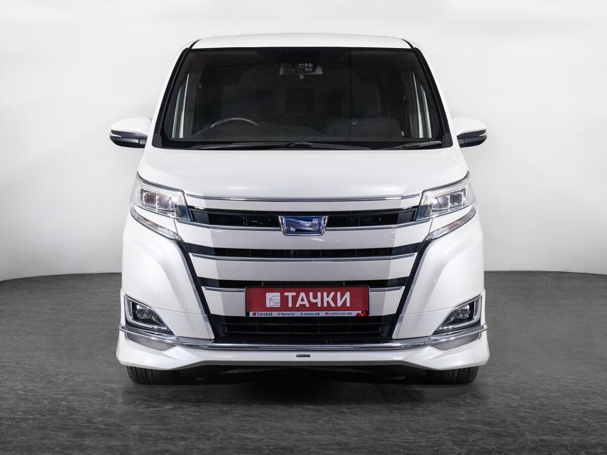 Toyota Noah 2018 - фото автомобиля