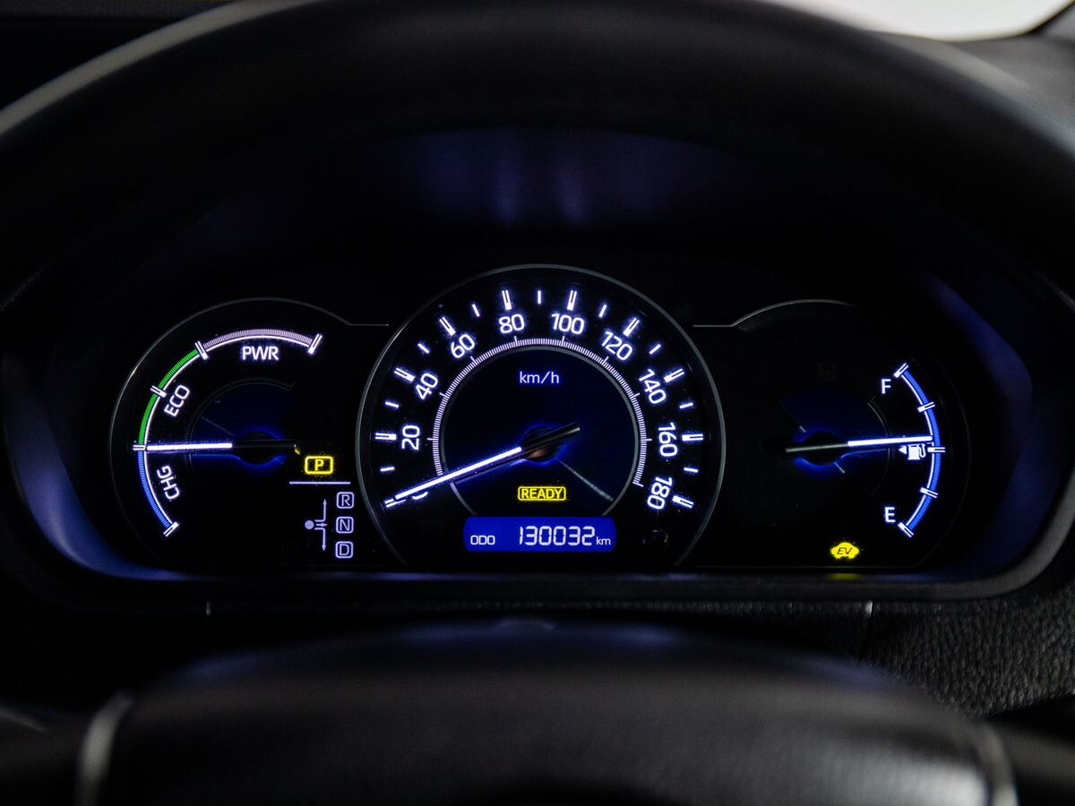 Toyota Noah 2018 - фото автомобиля
